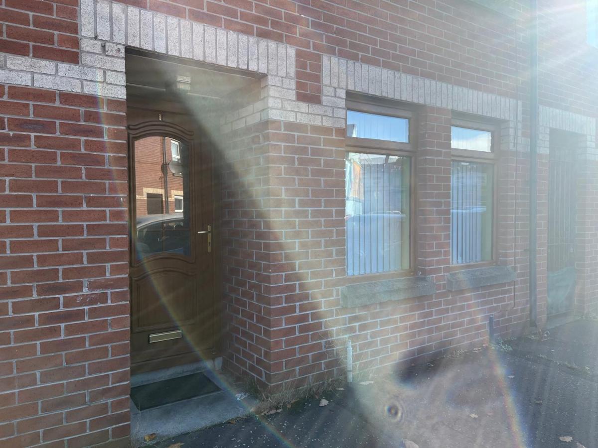 11 Parkmore Street, Ormeau Road, Belfast, Bt7 2Gt, 2 Bedroom House Exteriér fotografie