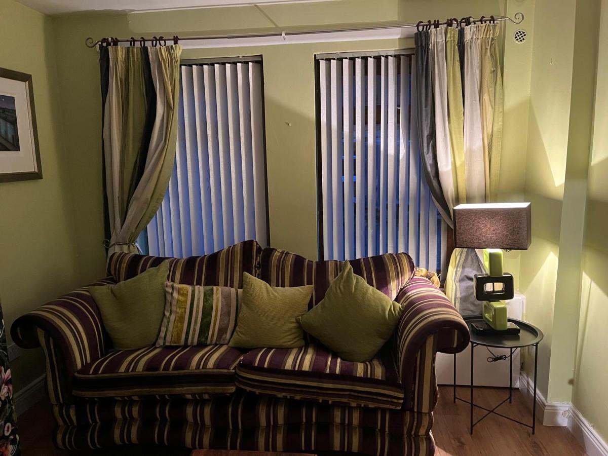 11 Parkmore Street, Ormeau Road, Belfast, Bt7 2Gt, 2 Bedroom House Exteriér fotografie