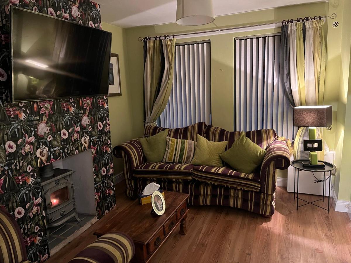 11 Parkmore Street, Ormeau Road, Belfast, Bt7 2Gt, 2 Bedroom House Exteriér fotografie