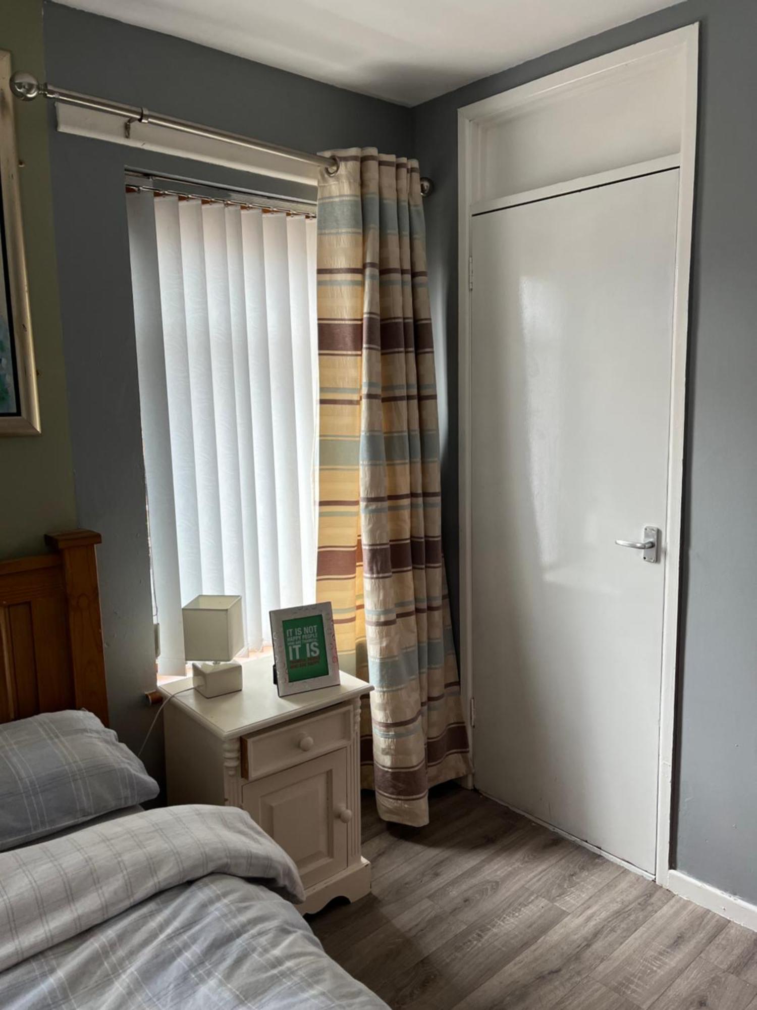 11 Parkmore Street, Ormeau Road, Belfast, Bt7 2Gt, 2 Bedroom House Exteriér fotografie